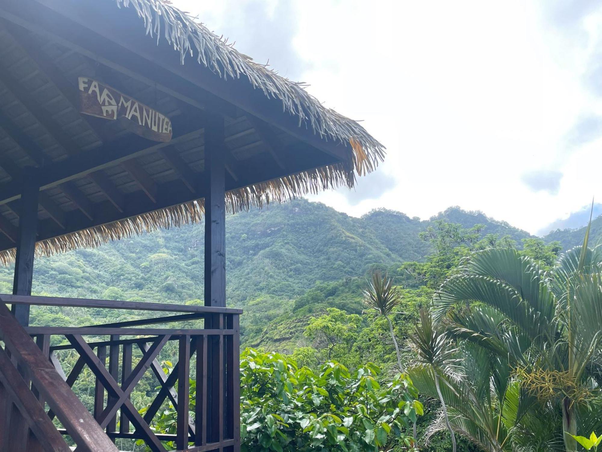 Hotel Fare Manutea Nuku Hiva Exterior foto