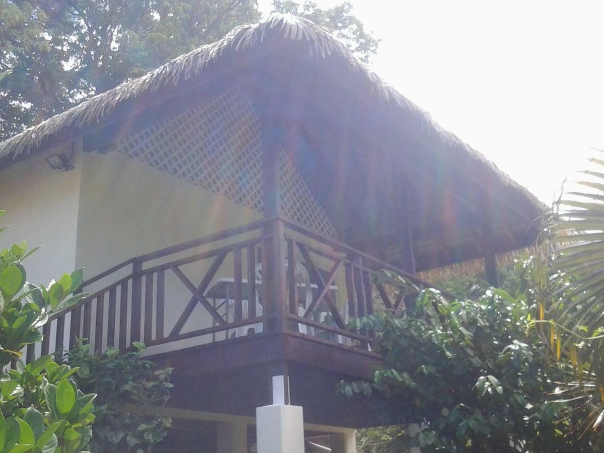 Hotel Fare Manutea Nuku Hiva Exterior foto